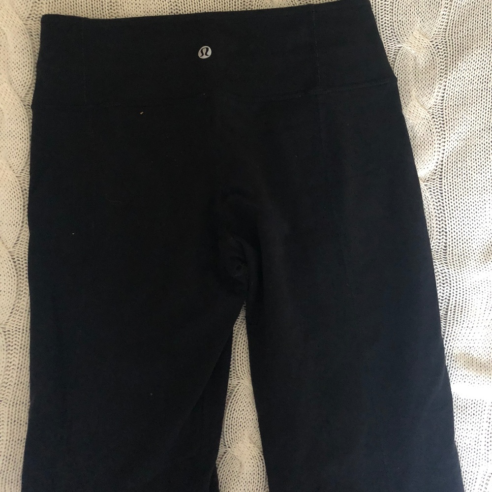 LULULEMON REVERSIBLE FLARE LEGGINGS SIZE 4 (S)